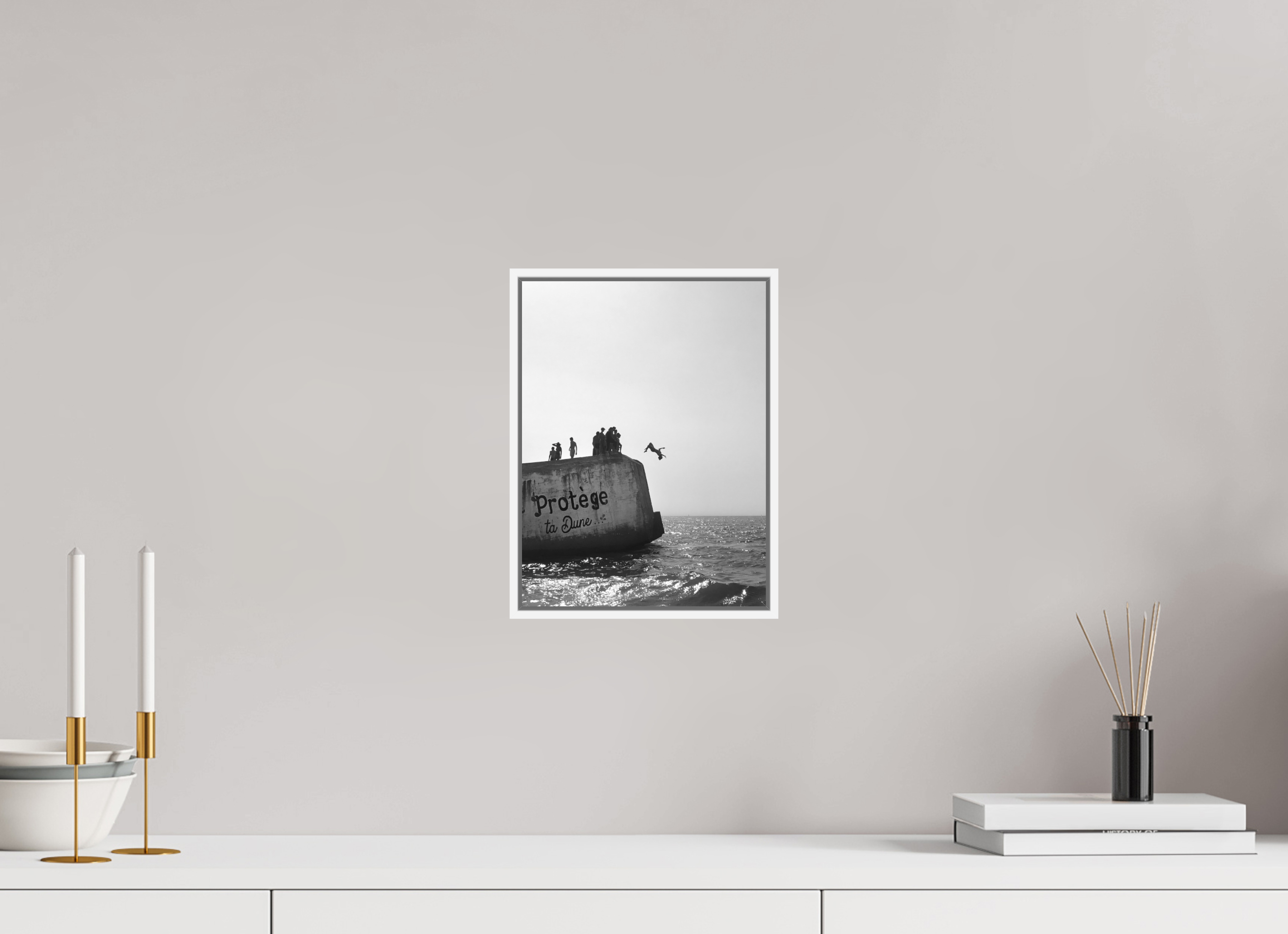 21 x 28 cm, Luxe Paper on Dibond with White Floater Frame protège ta dune