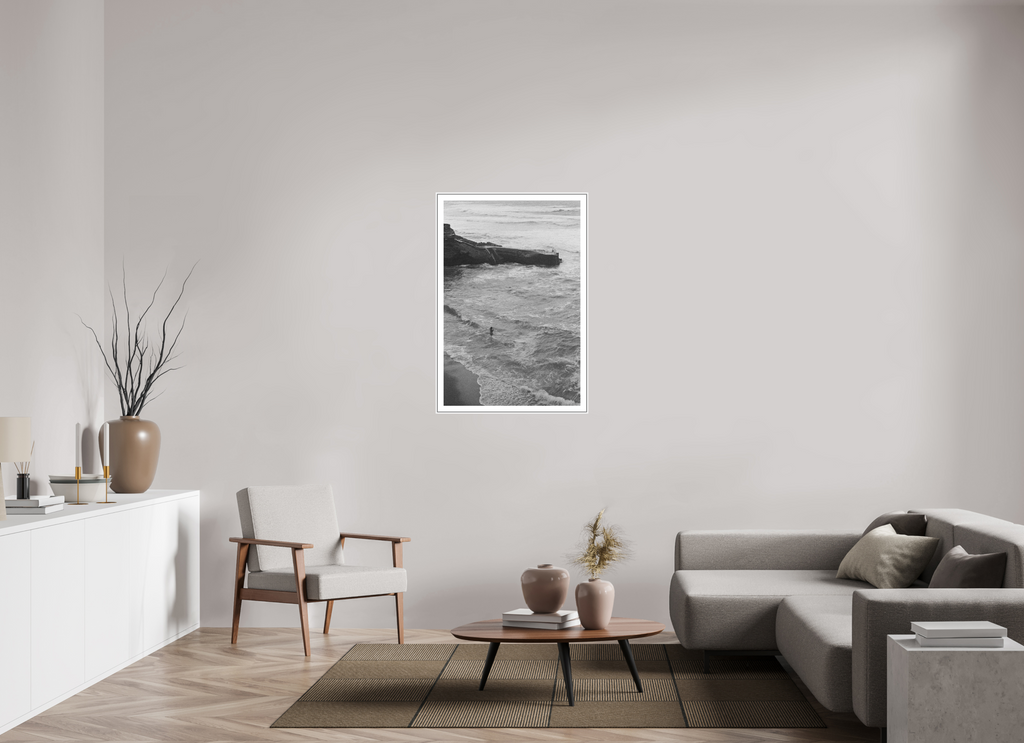 70 x 105 cm, Luxe Paper on Dibond with White Floater Frame femme de marin
