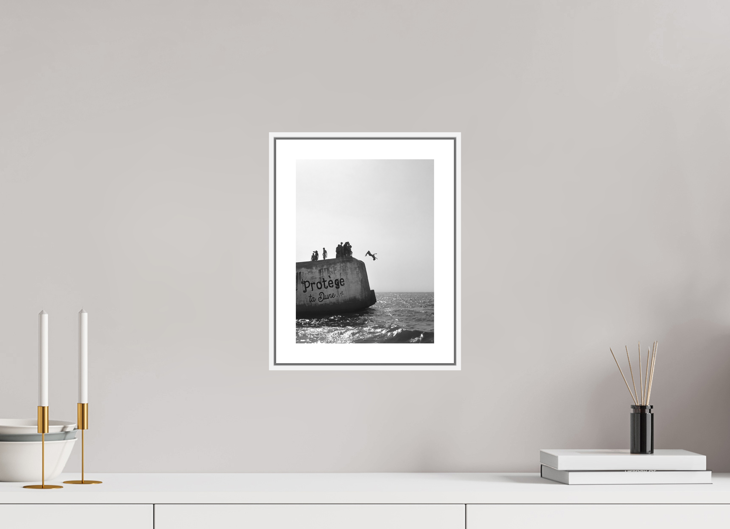 21 x 28 cm, Luxe Paper on Dibond with White Floater Frame protège ta dune